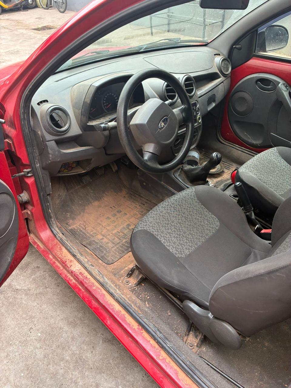 Antes — interior sujo